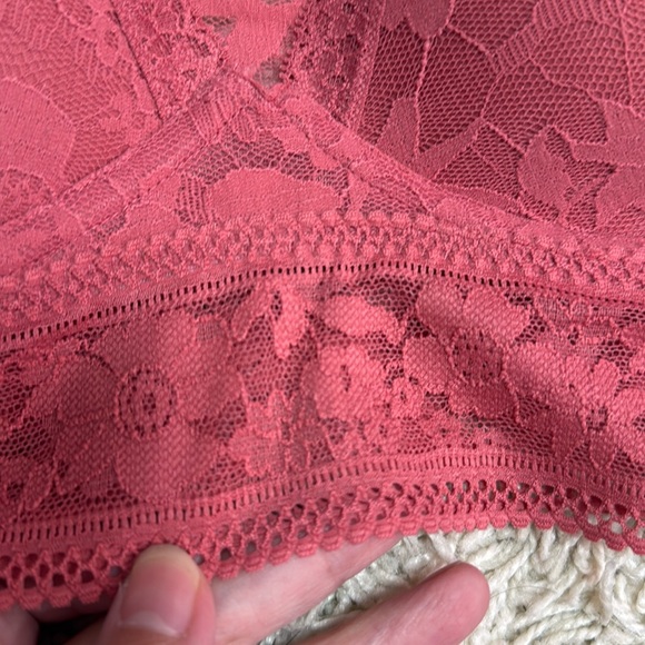 NWT Victoria Secret lace bralet Size S - Picture 4 of 8